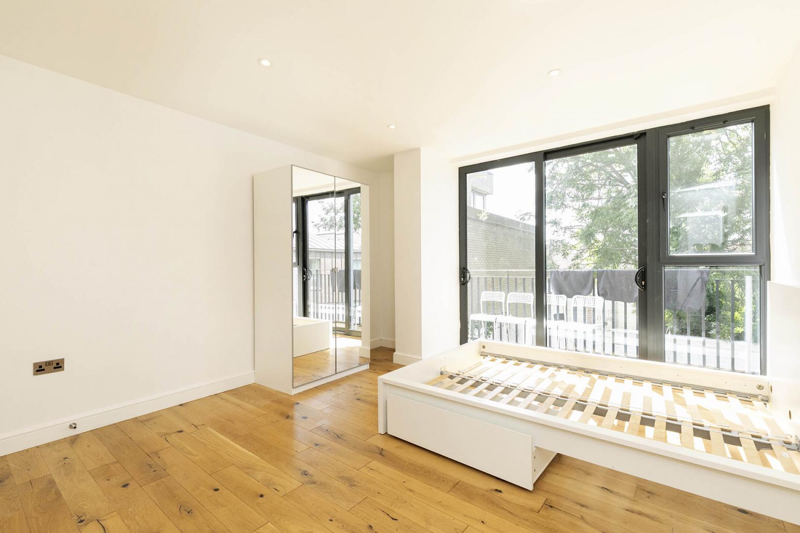 			3 Bedroom, 3 bath, 1 reception Apartment			 Dignam Close , Cricklewood